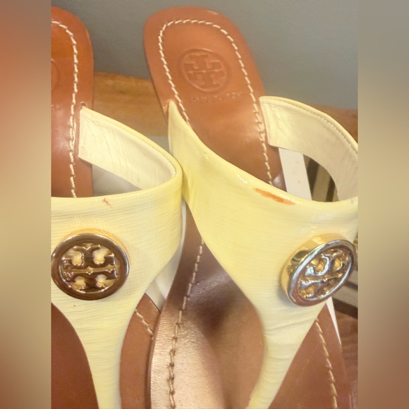 Tory Burch Cameron Ivory Wedge Sandals Size 5 - Picture 13 of 15